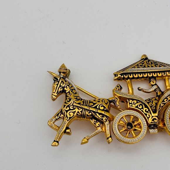 Vintage Horse Carriage Brooch Pin Gold Tone Pony Cart Made in Spain Spin Wheels - Picture 2 of 8